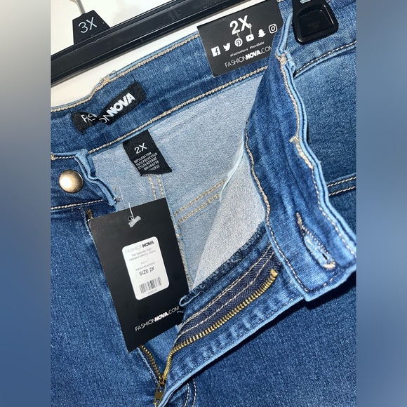 Fashion Nova Plus High Waisted Skinny Jeans Blue Washed Stretch NWT Sz 2X Jeans - Picture 12 of 15